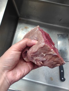 大家评评理，这是牛腱子肉还是牛肉？