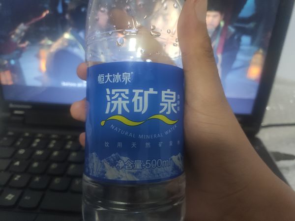 夏日炎炎多补水•谨防中暑多乘凉