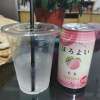 夏天和桃子味酒饮料很配哦