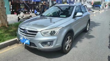 ​奔腾X8是中国一汽集团旗下奔腾品牌推出的一款中型SUV。以下是关于奔腾X8的一些特点​