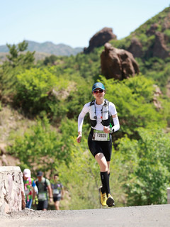 大境门越野25km，黑白搭配跑步不累