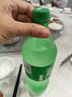 碳酸饮料喝雪碧