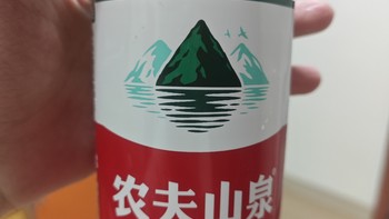 矿泉水我一般只爱喝农夫山泉的