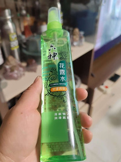 六神花露水夏天必备吧