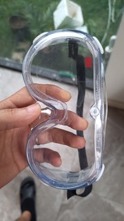 戴眼镜也会使用的护目镜，你知道吗？