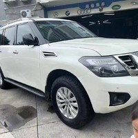 途乐（Toyota Land Cruiser）是一款SUV车型，中东版7座车型的底盘设计可能包括以下特点