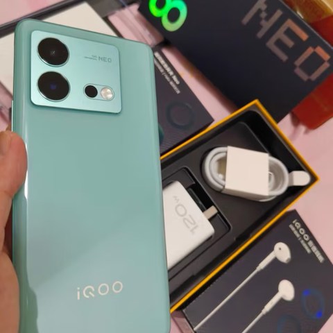 谁是你心目中的安卓游戏机皇呢？快来看看这个vivo iQOO Neo8 Pro