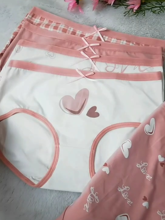 可爱妹妹瞅这里