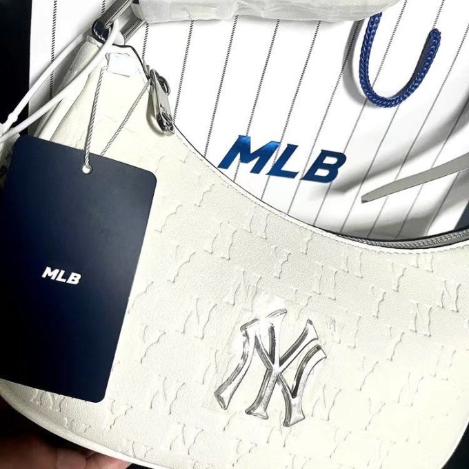 美国职棒大联盟女士手提包怎么样 mlb腋下挎包时尚实用_什么值得买