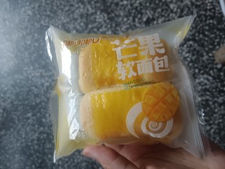 有趣的芒果软面包好吃(๑´ڡ`๑)