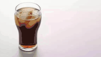 夏日饮品 篇一：孕妇为什么忌饮可口可乐饮料？ 