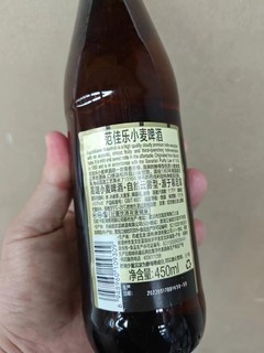 夏日，快来品尝冰镇啤酒的清凉与畅快！