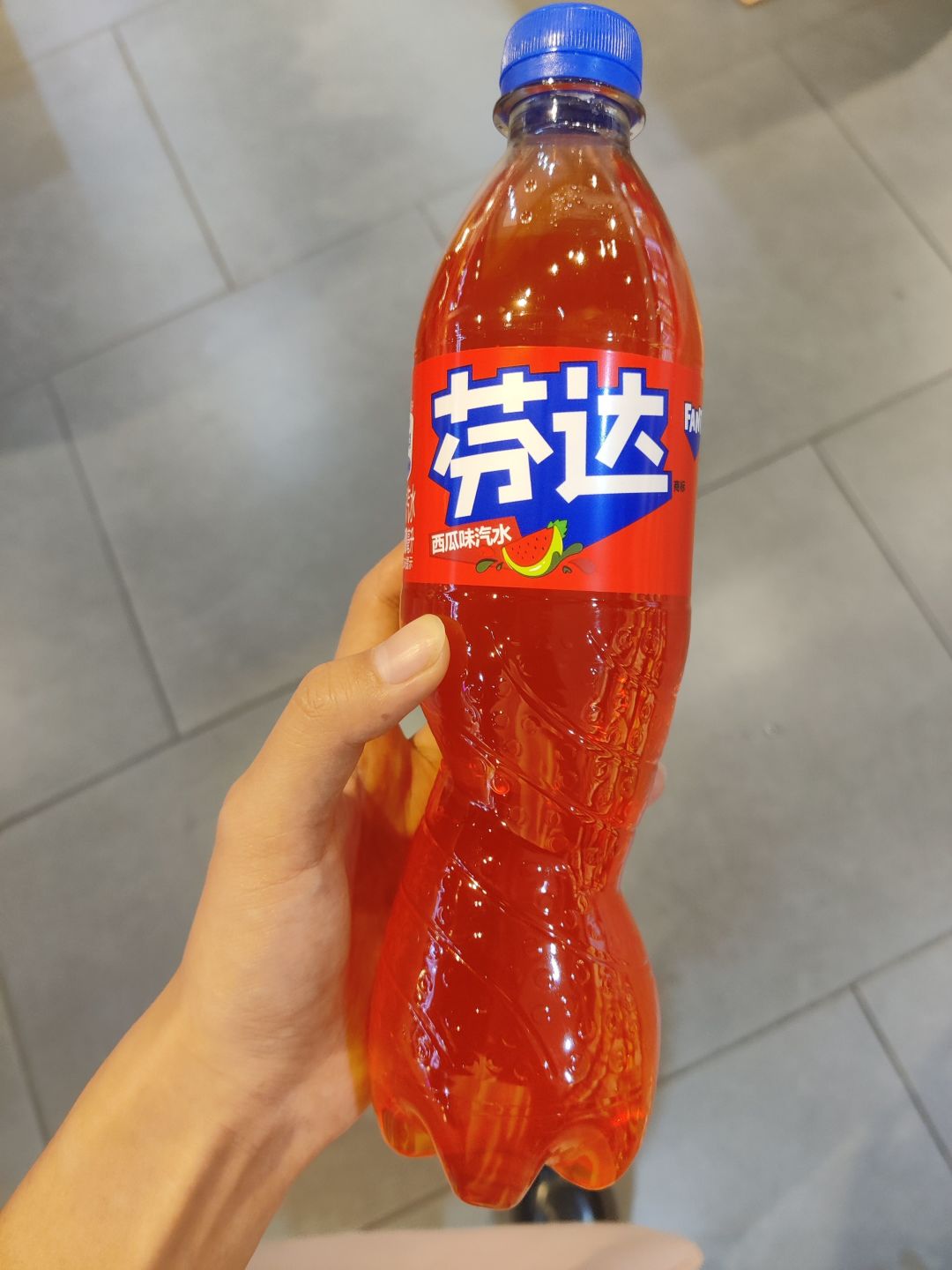 夏天不知道喝什么?冰镇西瓜味芬达来了