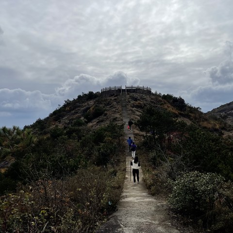 夏天就应该去高山上探索这个世界。