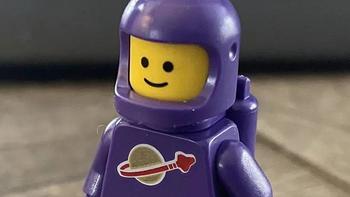 全新的乐高VIP满赠套装40608让收集紫色太空宇航员人仔变得更容易