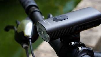 手不离把便可自由照亮视野，迈极炫WF1600无线遥控远近光自行车灯使用体验