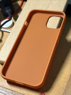 无印良品橙色TPU手机壳，小心手机滑落！