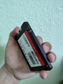 1TB 的 SSD 不到 180 拿下