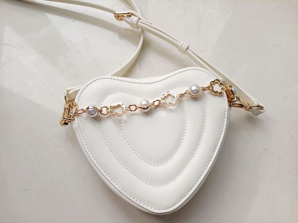 爱心迷你包，一秒变潮人