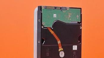 实测机械硬盘远比 SSD 功耗更低，最多领先94％
