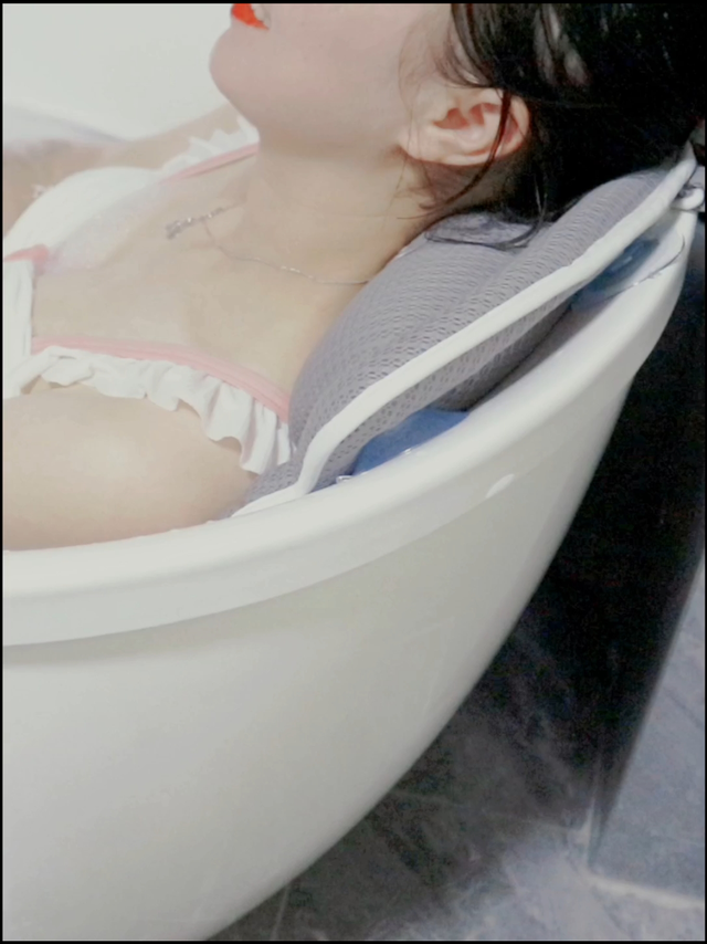 有浴缸，就有安慕丝