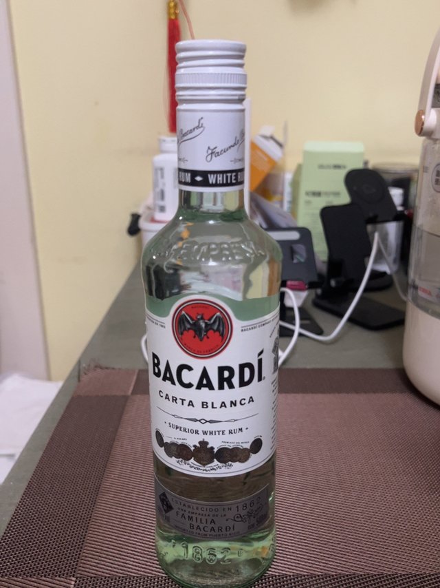 来一杯百加得朗姆酒特调