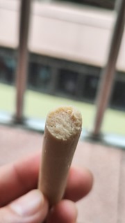 狗子很喜欢吃，网易严选犬用鸡肉火腿肠。