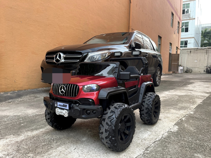 儿童电动车四驱动越野车双座可坐两人带摇摆