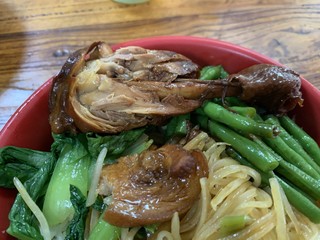 夏日食光：光头鸡肘子饭