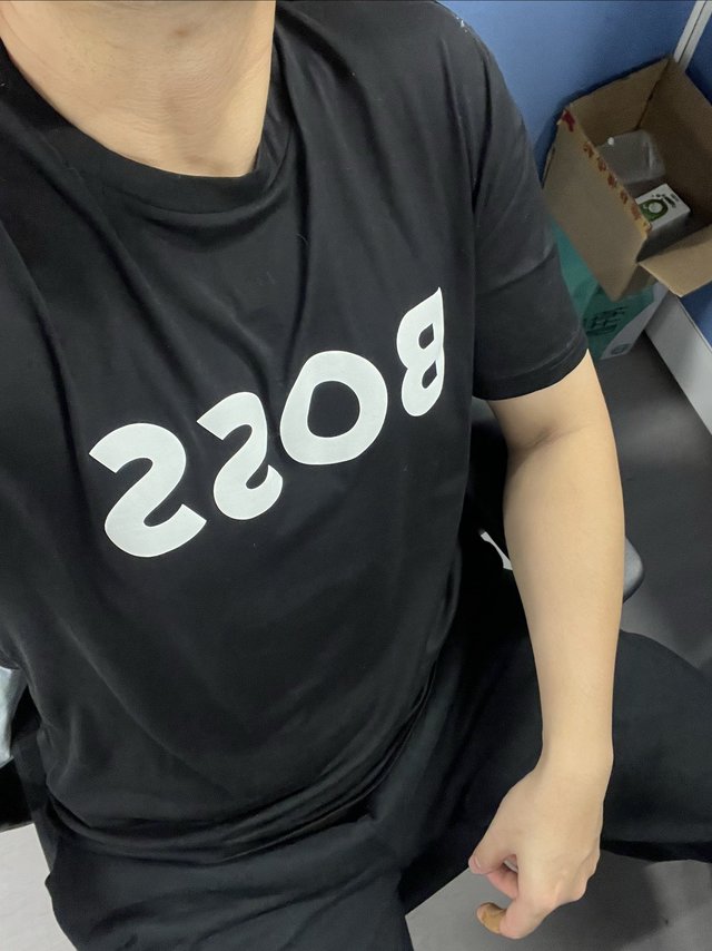 多多的这件boss 价格还挺合适