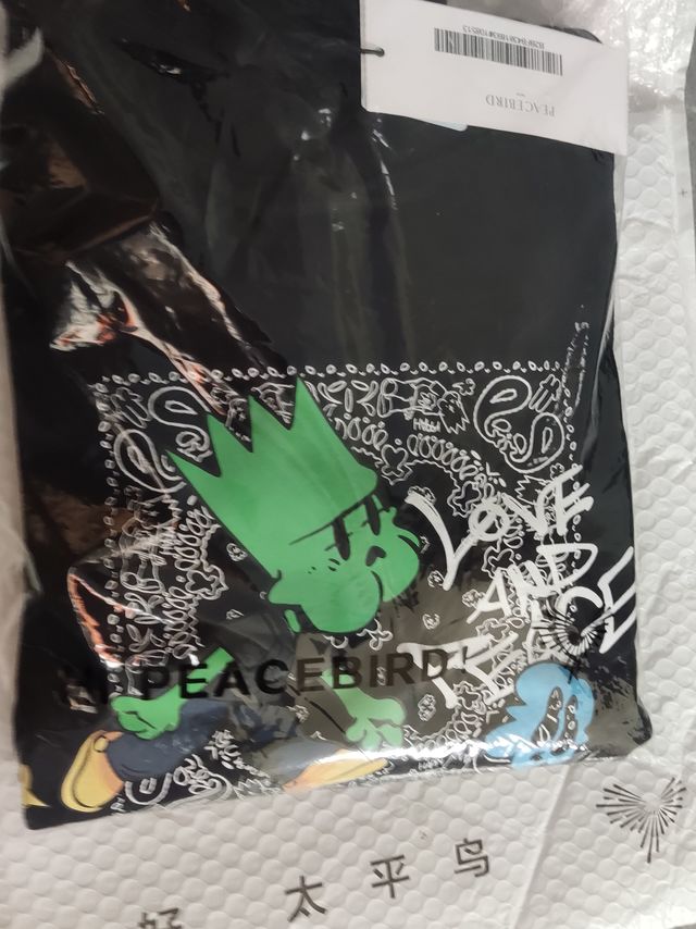 个性时尚的太平鸟卫衣