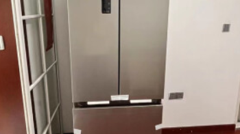冰箱系列 篇三：小户型小巧冰箱，推荐容声法式319、松下三门303和东芝五门小白桃