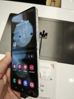 三星Galaxy Z Flip5折叠手机