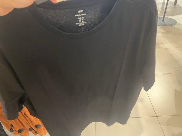 39.9元HM极简主义纯色T，给队友来一件。