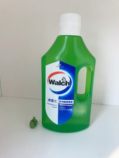 绿瓶的多用途消毒液