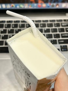 你只是个牛奶！大可不必这么好喝