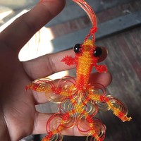 DIY纯手工编织玻璃丝小金鱼钥匙链挂件，爱心与虾的奇妙组合