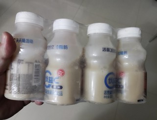 200ml的优益C原味活菌型乳酸菌饮品