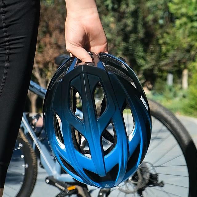 既时尚又安全的骑行头盔——PEAK/匹克专业骑行头盔