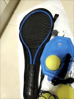网球训练单人打。