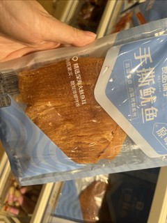 最爱良品铺子鱿鱼丝，每次都必买。