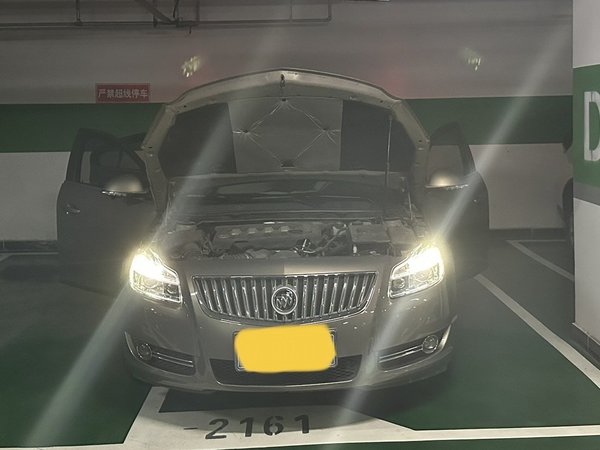 君威更换T10 LED示宽灯、阅读灯和牌照灯