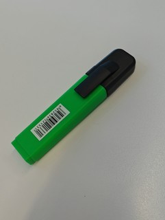 手感不错，颜色靓丽的绿色记号笔