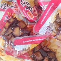 柴火豆干麻辣豆腐干，美味零食休闲首选”