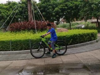 流汗打卡之带哥哥去学骑单车