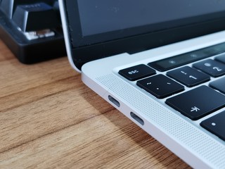 MacBook Pro A2289现在日常使用也蛮流畅的