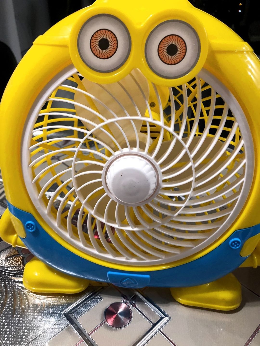 小黄人卡通电扇