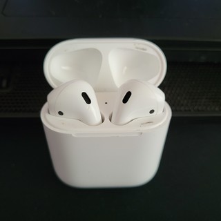 还是Airpods2来得舒服，好价可入