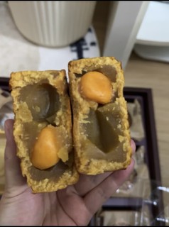 中秋佳节送礼必备的礼品中，你们有没有月饼