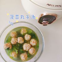 能煲汤的压力锅！菠菜丸子汤泡米饭真的美味